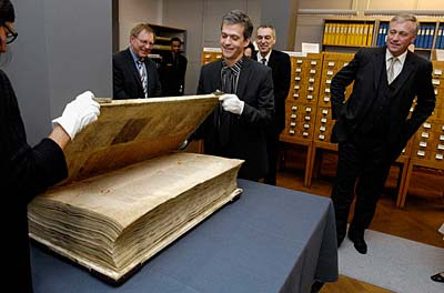 El Codex Gigas en biblioteca nacional de Suecia, en Estocolmo.